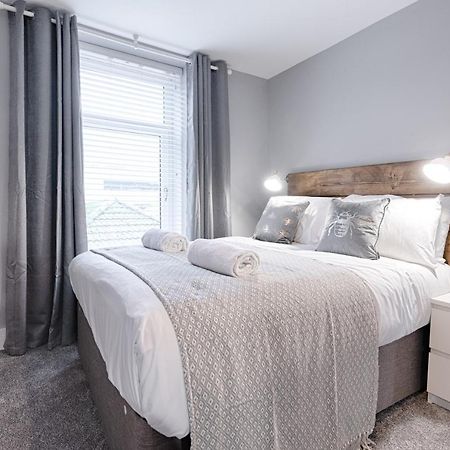 3Rm Flat, Smart Tv'S, Close To All Amenities Llanelli Esterno foto